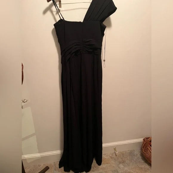 NWT BHLDN Tadashi Shoji Ayelet One Shoulder Gown in Black Size Medium NWT BHLDN Tadashi Shoji Ayelet One Shoulder Gown in Black Size Medium